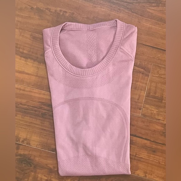 LULULEMON Swiftly Tech Top - Picture 3 of 7